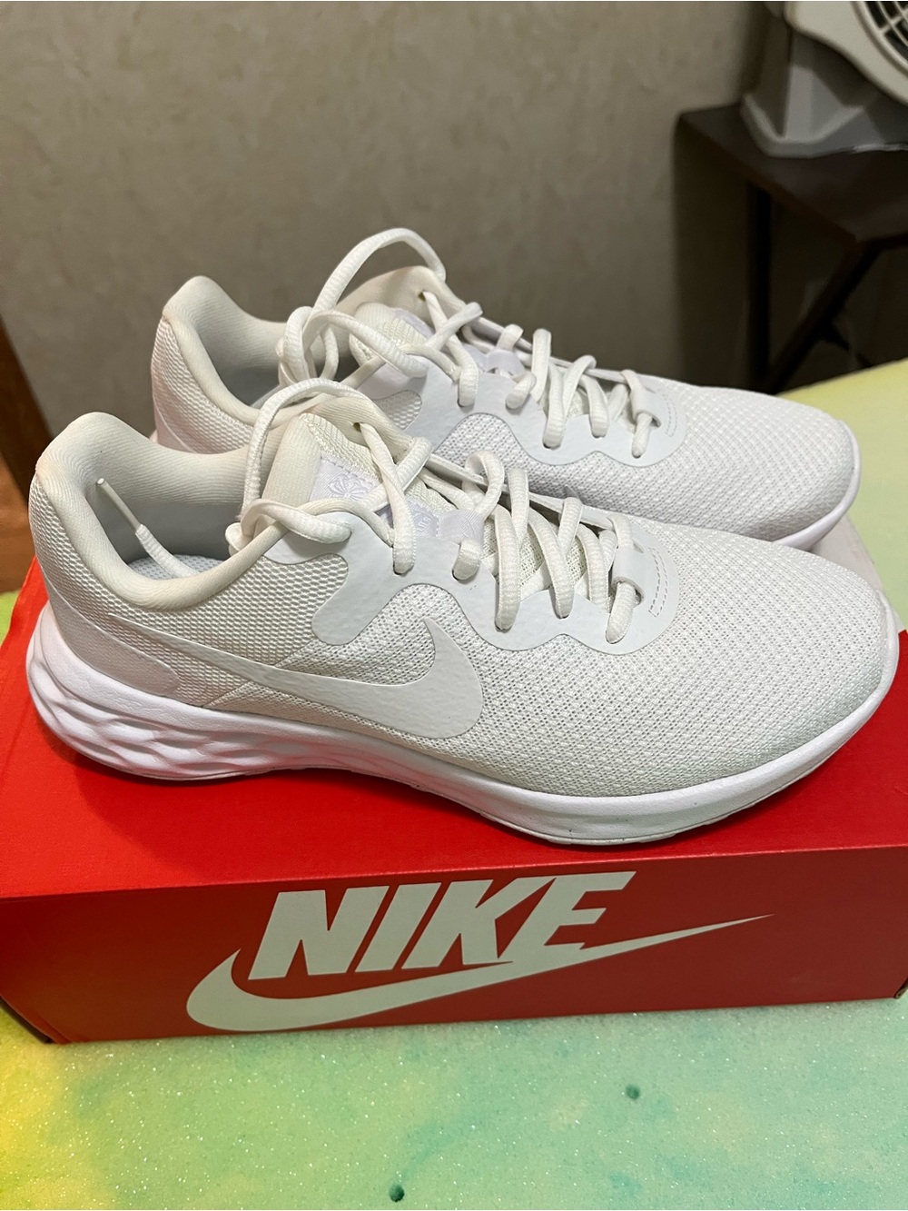 Nikes women
